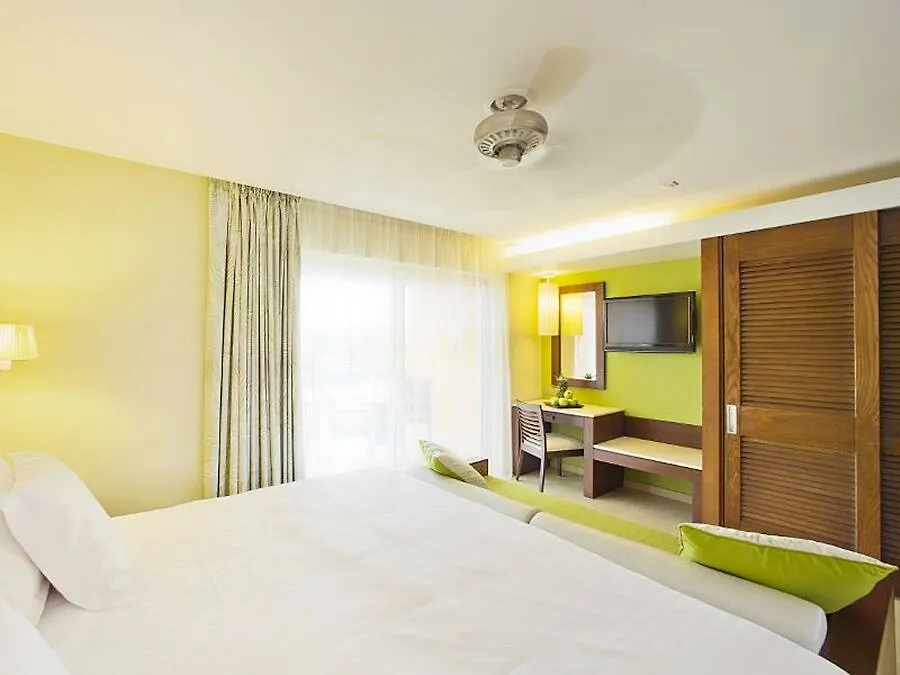 Premium Level At Barcelo Bavaro Palace Otel