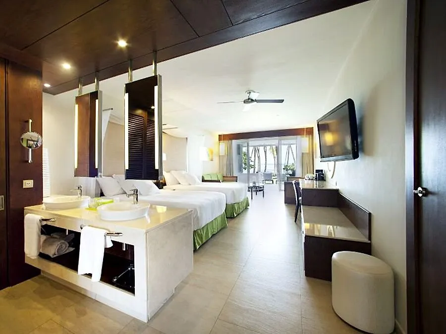 Premium Level At Barcelo Bavaro Palace Otel